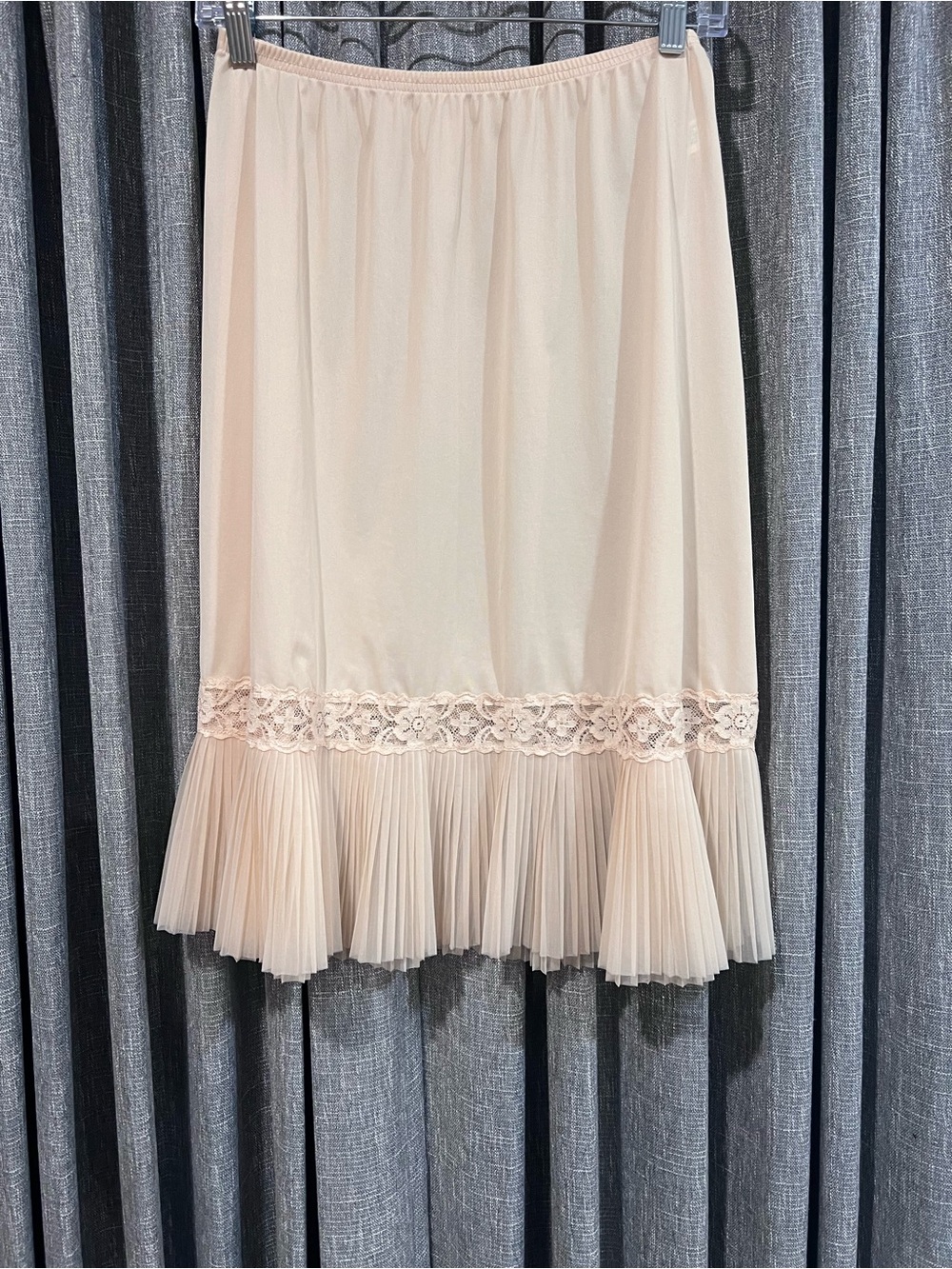 Vintage Vanity Fair Beige Half Slip Petticoat Lace Pleated Hem Size M/L USA Made